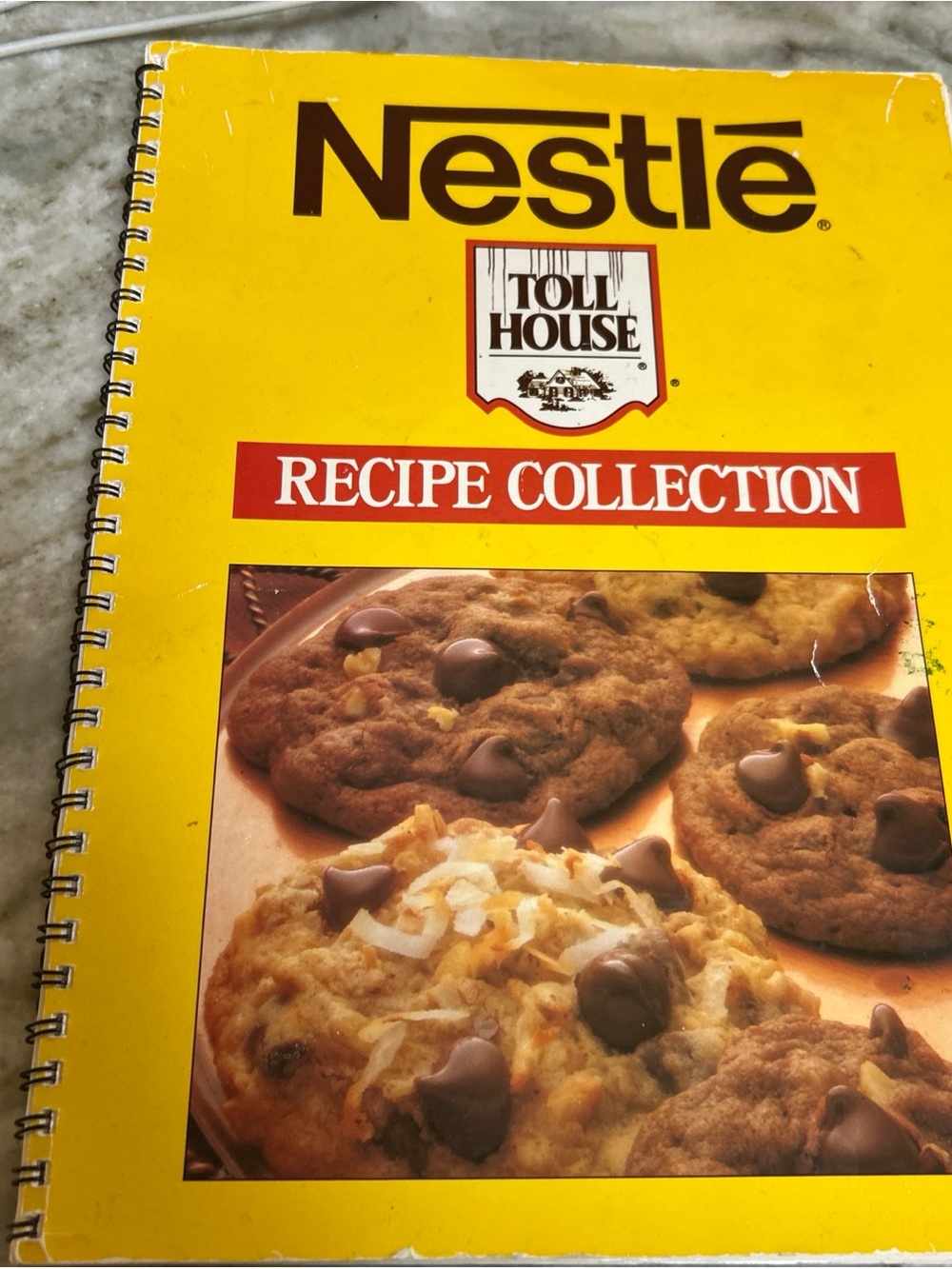 NEST Fragrances Nestlé Toll House Yellow Recipe Collection Cookbook